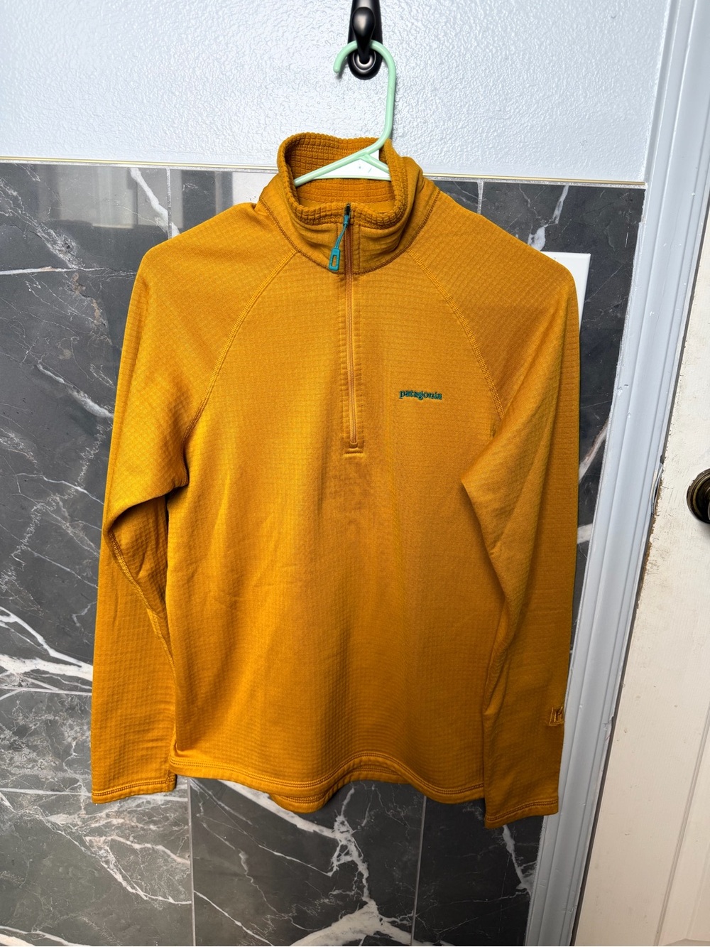 Patagonia R1 pullover - Picture 2 of 9